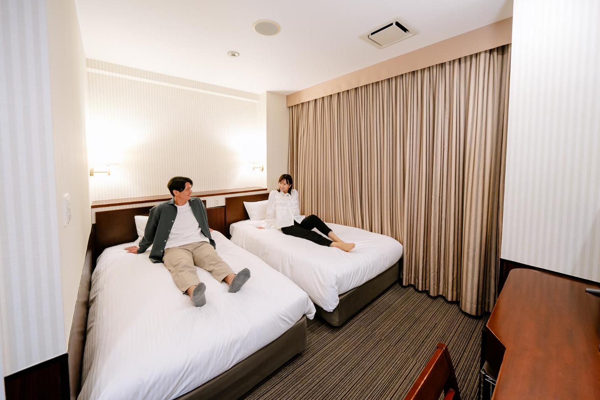 Hotel Hillarys Osaka Exterior photo