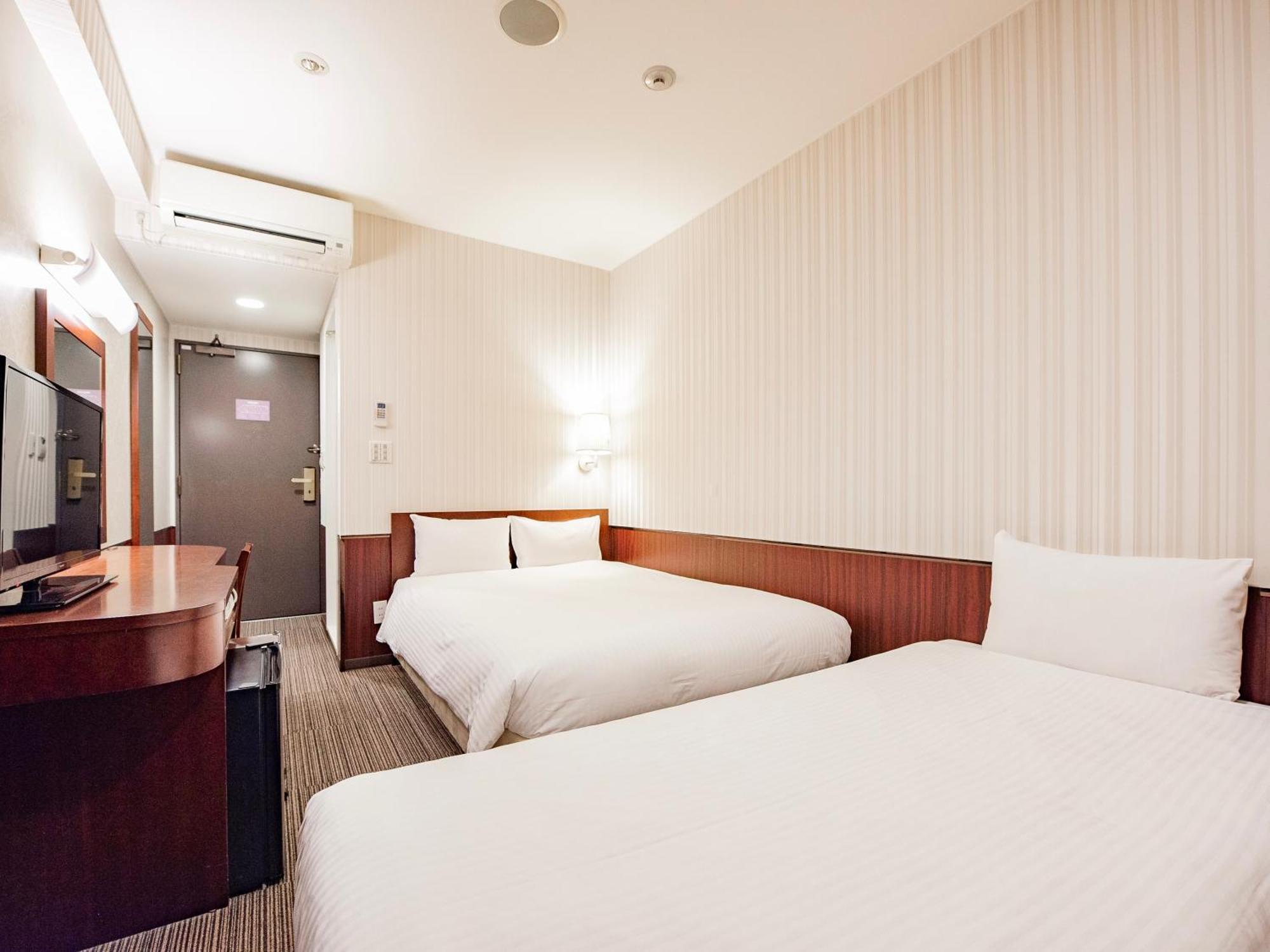 Hotel Hillarys Osaka Exterior photo