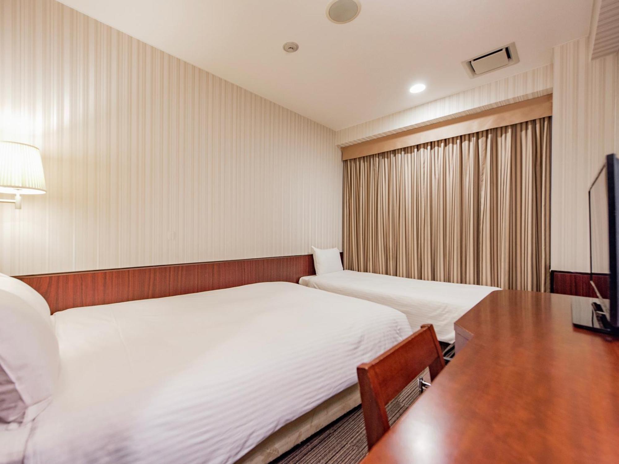 Hotel Hillarys Osaka Room photo