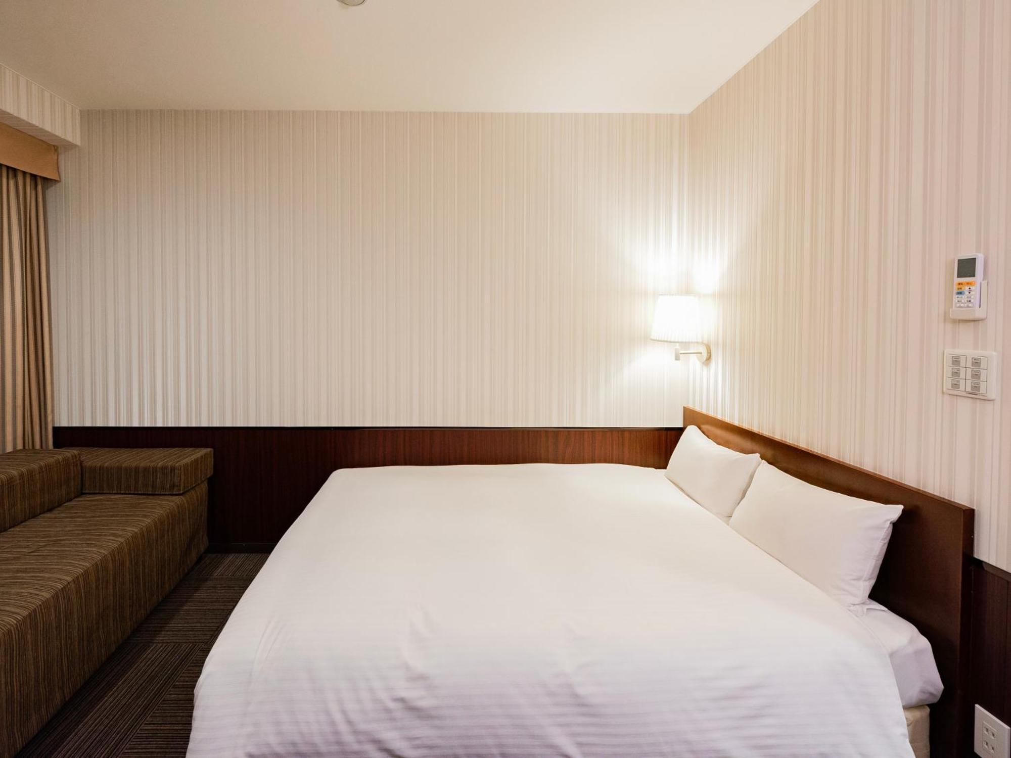 Hotel Hillarys Osaka Room photo